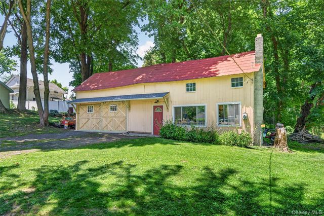 17 Valley Avenue, Central Valley, NY 10917