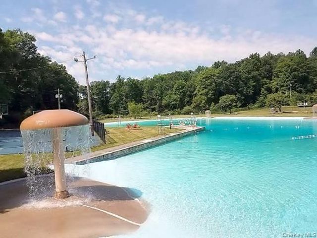 17 Valley Avenue, Central Valley, NY 10917
