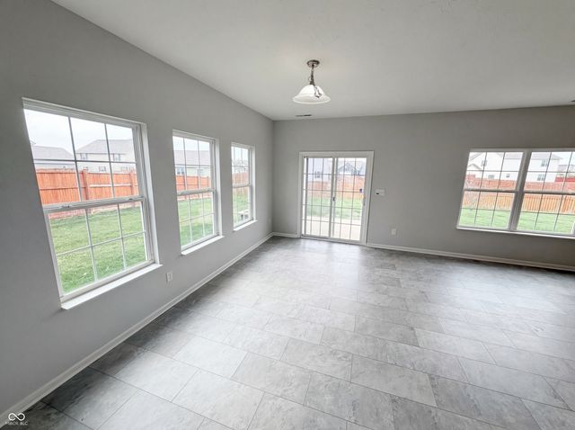 8095 Brookville Way, Avon, IN 46123