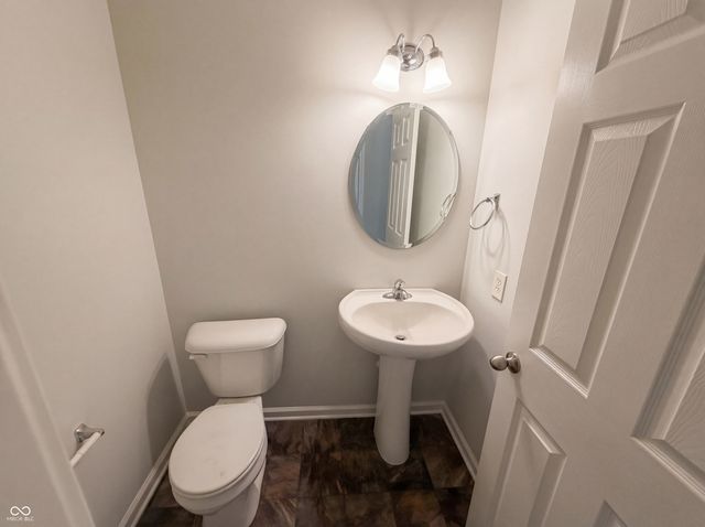 8095 Brookville Way, Avon, IN 46123