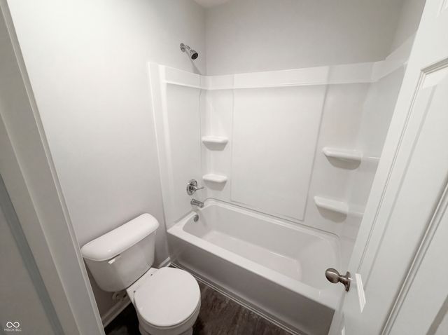 8095 Brookville Way, Avon, IN 46123