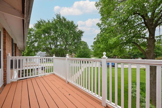 162 Heidel ROAD #5, Thiensville, WI 53092
