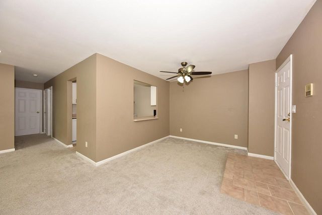 162 Heidel ROAD #5, Thiensville, WI 53092
