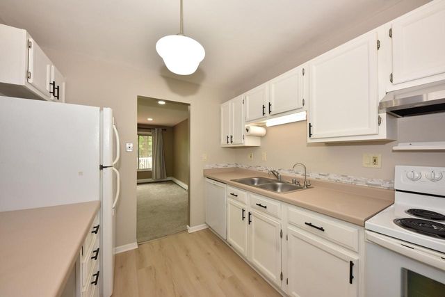 162 Heidel ROAD #5, Thiensville, WI 53092