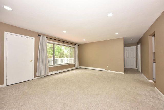 162 Heidel ROAD #5, Thiensville, WI 53092