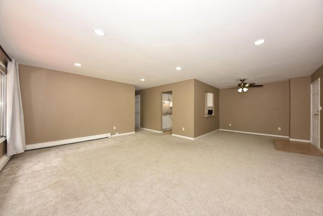 162 Heidel ROAD #5, Thiensville, WI 53092
