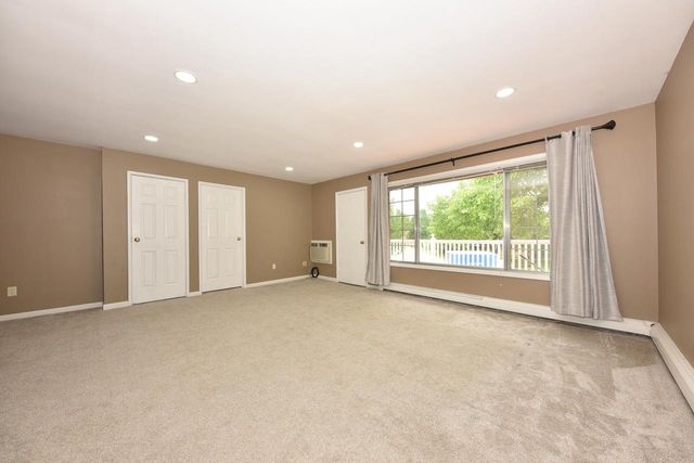 162 Heidel ROAD #5, Thiensville, WI 53092
