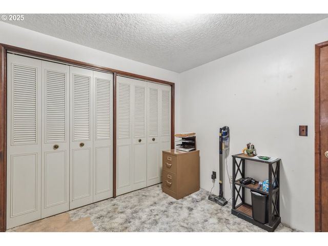 2100 BOYER Rd, Riddle, OR 97469