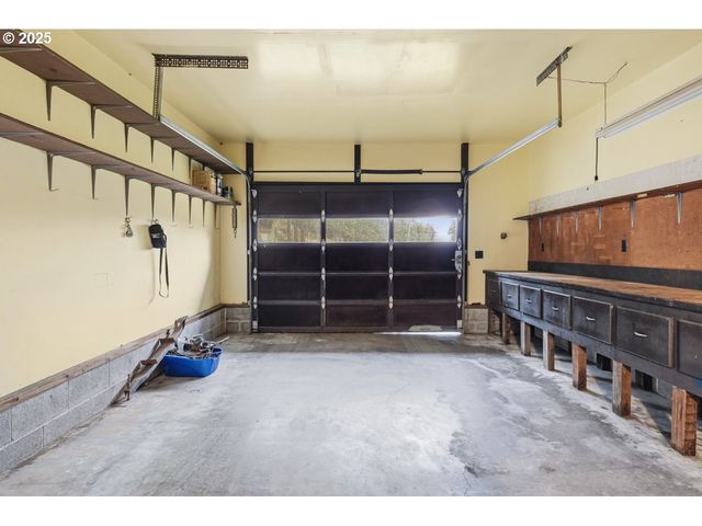 2100 BOYER Rd, Riddle, OR 97469