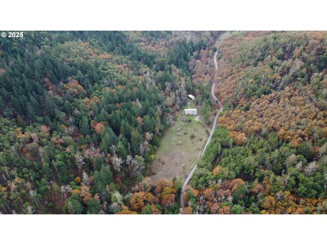 2100 BOYER Rd, Riddle, OR 97469