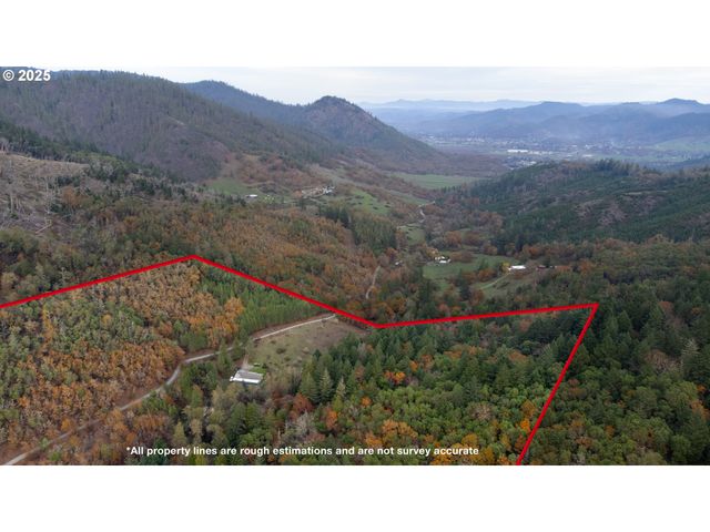 2100 BOYER Rd, Riddle, OR 97469