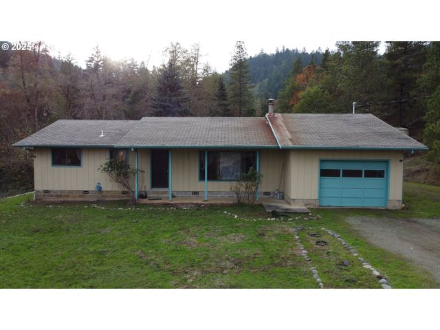 2100 BOYER Rd, Riddle, OR 97469