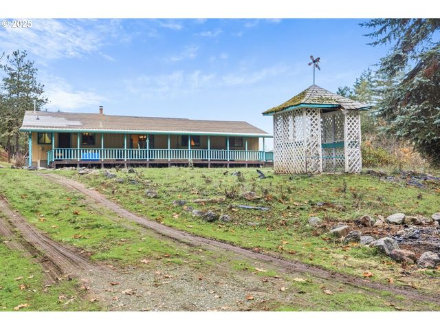 2100 BOYER Rd, Riddle, OR 97469