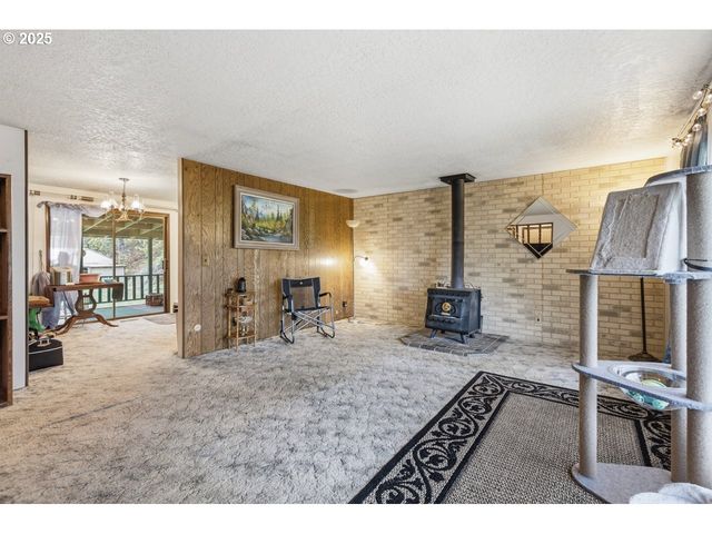 2100 BOYER Rd, Riddle, OR 97469