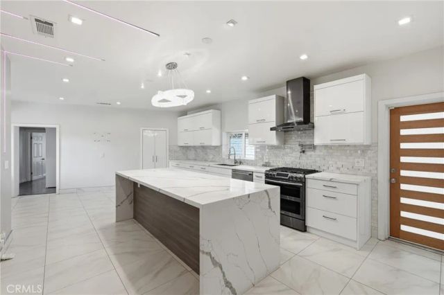 8647 Corbin Avenue, Winnetka, CA 91306