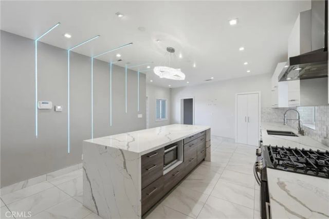 8647 Corbin Avenue, Winnetka, CA 91306