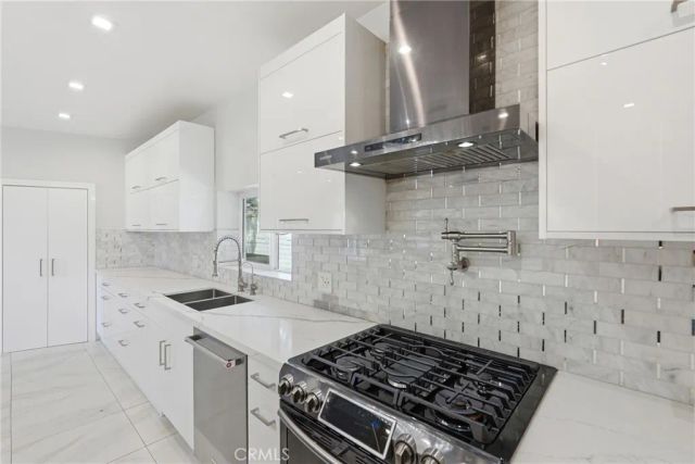 8647 Corbin Avenue, Winnetka, CA 91306