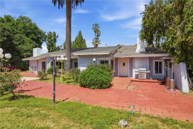 8647 Corbin Avenue, Winnetka, CA 91306