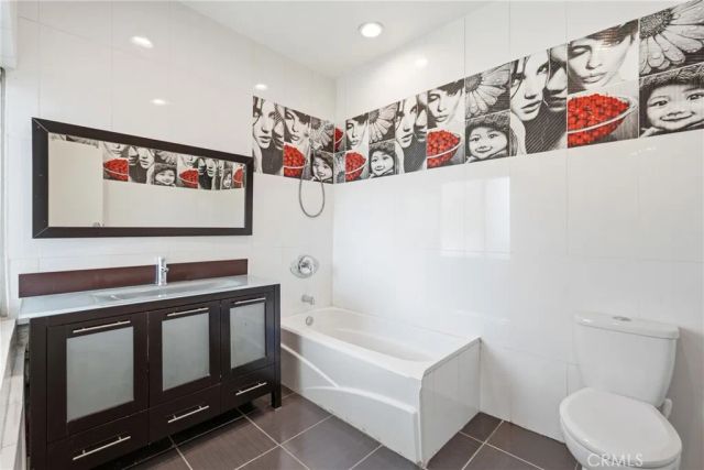 8647 Corbin Avenue, Winnetka, CA 91306