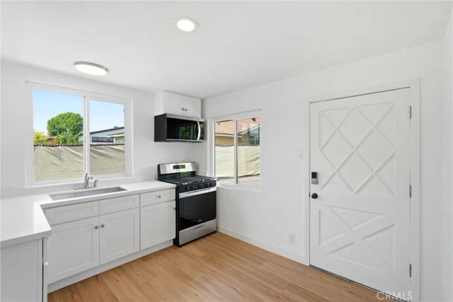 8647 Corbin Avenue, Winnetka, CA 91306
