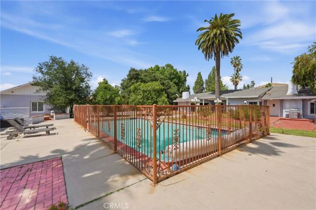 8647 Corbin Avenue, Winnetka, CA 91306