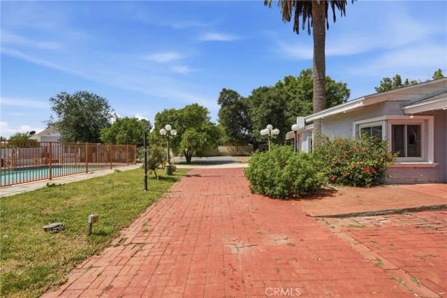 8647 Corbin Avenue, Winnetka, CA 91306