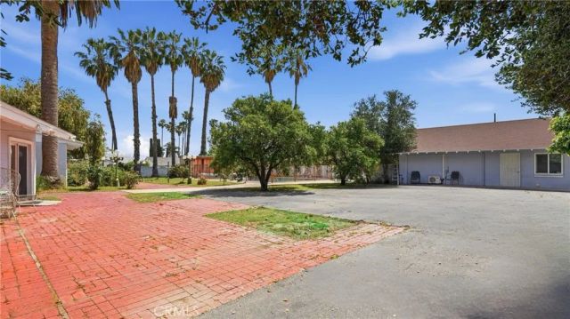 8647 Corbin Avenue, Winnetka, CA 91306