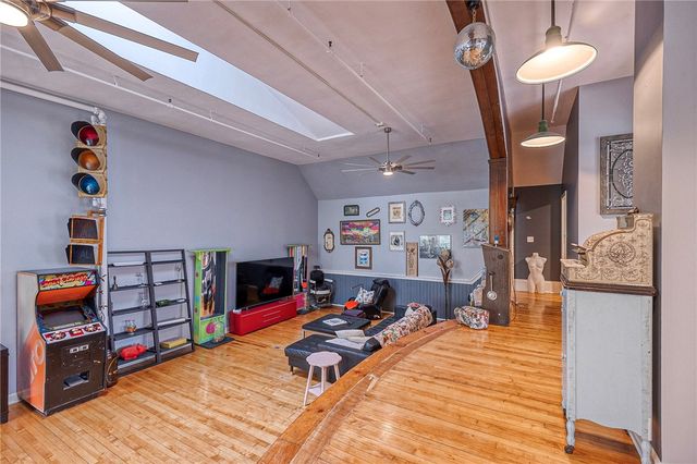 171 S 15th St 303, South Side, PA 15203