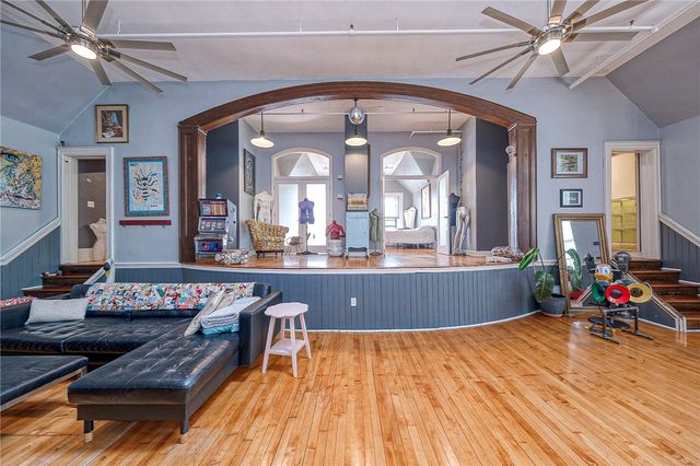 171 S 15th St 303, South Side, PA 15203