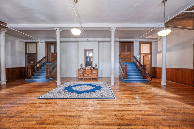 171 S 15th St 303, South Side, PA 15203