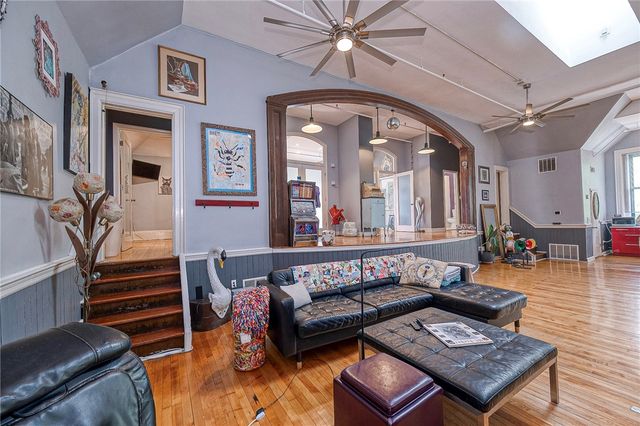 171 S 15th St 303, South Side, PA 15203