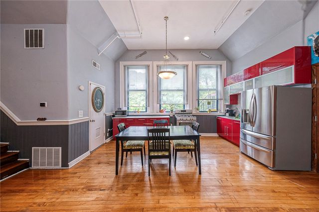 171 S 15th St 303, South Side, PA 15203