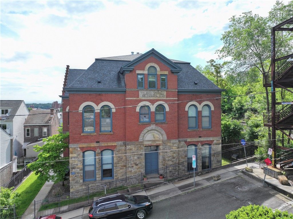 171 S 15th St 303, South Side, PA 15203