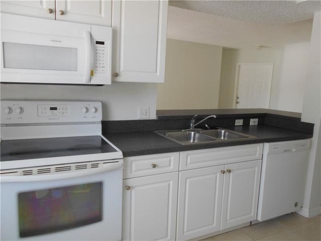 9620 NW 2nd Street 7-201, Pembroke Pines, FL 33024