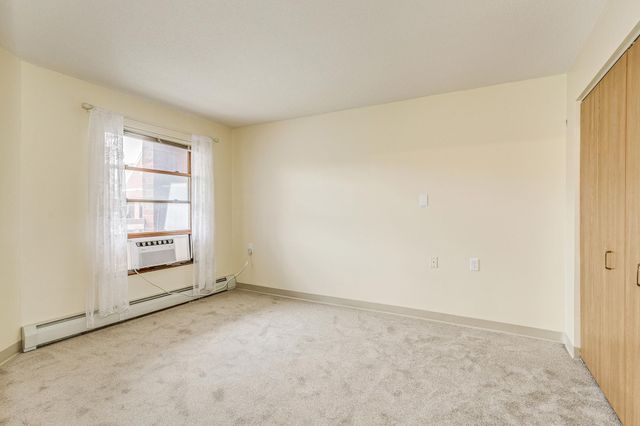 500 County Road B W 309, Roseville, MN 55113