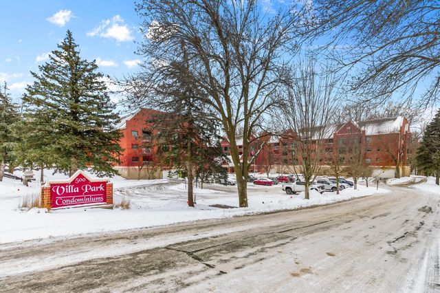 500 County Road B W 309, Roseville, MN 55113