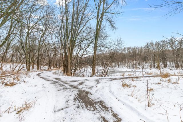 500 County Road B W 309, Roseville, MN 55113