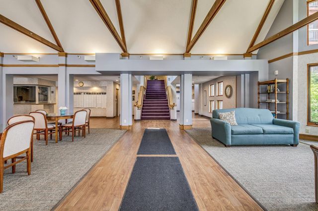 500 County Road B W 309, Roseville, MN 55113