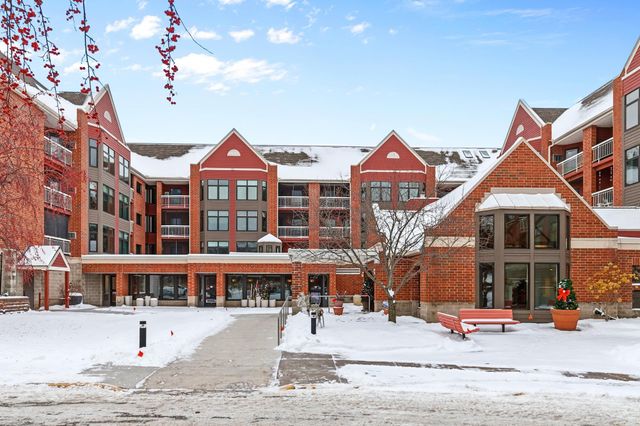 500 County Road B W 309, Roseville, MN 55113