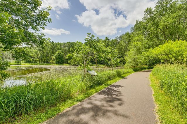 500 County Road B W 309, Roseville, MN 55113