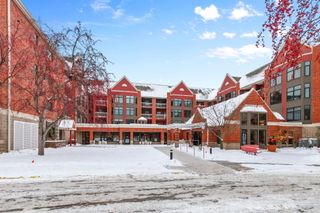 500 County Road B W 309, Roseville, MN 55113