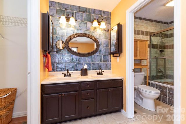 6 Arrowhead Lane, Weaverville, NC 28787