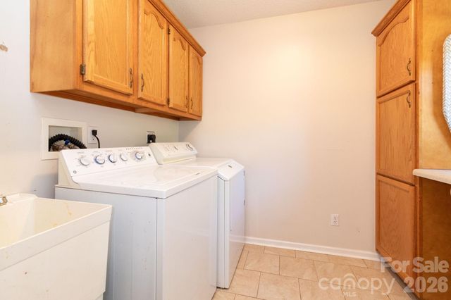 6 Arrowhead Lane, Weaverville, NC 28787