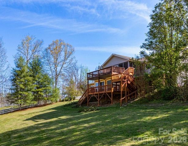 6 Arrowhead Lane, Weaverville, NC 28787