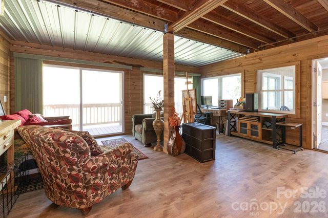 6 Arrowhead Lane, Weaverville, NC 28787