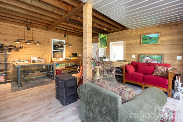 6 Arrowhead Lane, Weaverville, NC 28787