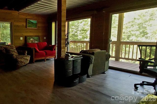 6 Arrowhead Lane, Weaverville, NC 28787