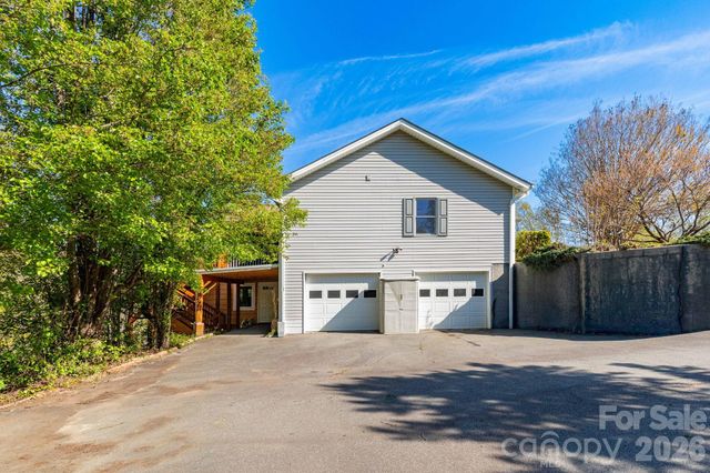 6 Arrowhead Lane, Weaverville, NC 28787