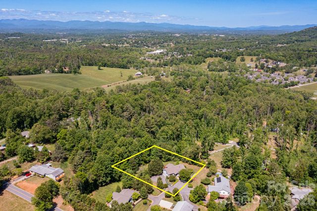 6 Arrowhead Lane, Weaverville, NC 28787