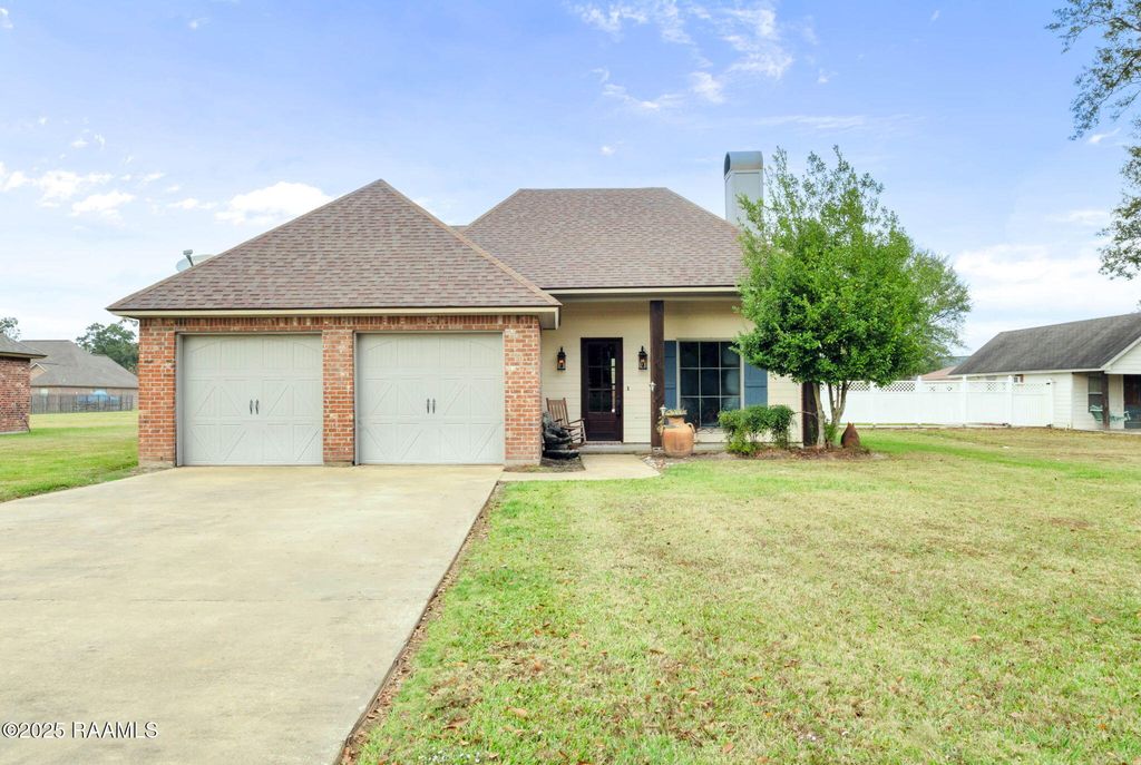 172 Wichita Lane, Opelousas, LA 70570